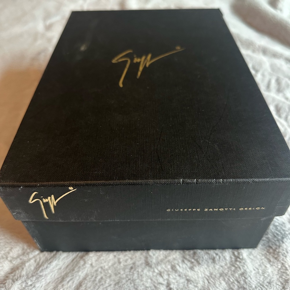 Giuseppe Zanotti D'Orsay Heels - Picture 2 of 5